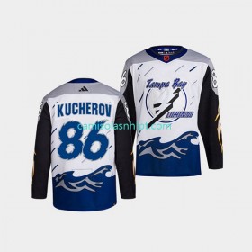 Camiseta Tampa Bay Lightning Nikita Kucherov 86 Adidas 2022 Reverse Retro Branco Authentic - Homem